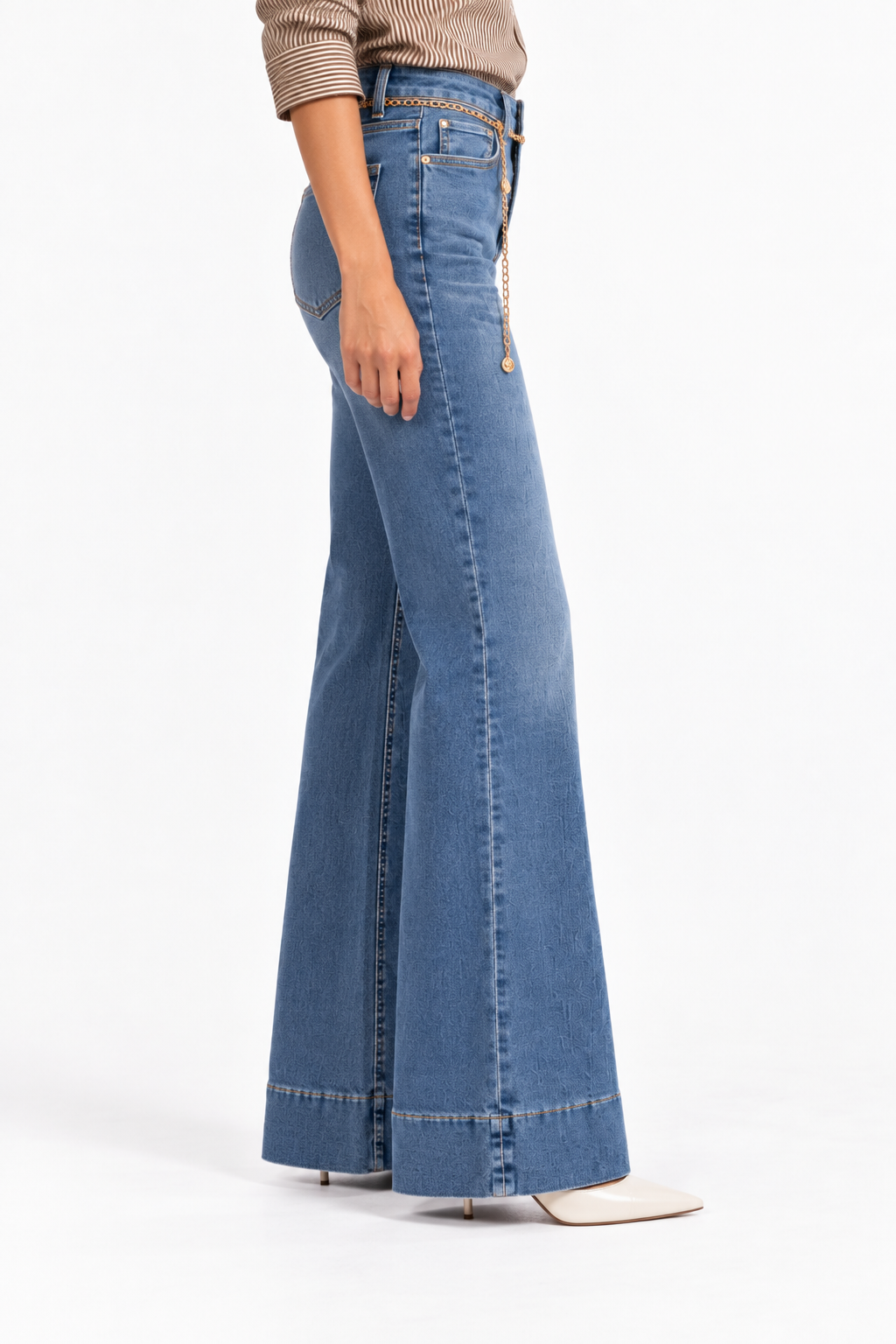 Jeans donna a zampa Zoe 76 in denim blu, vestibilità laterale e fondo largo