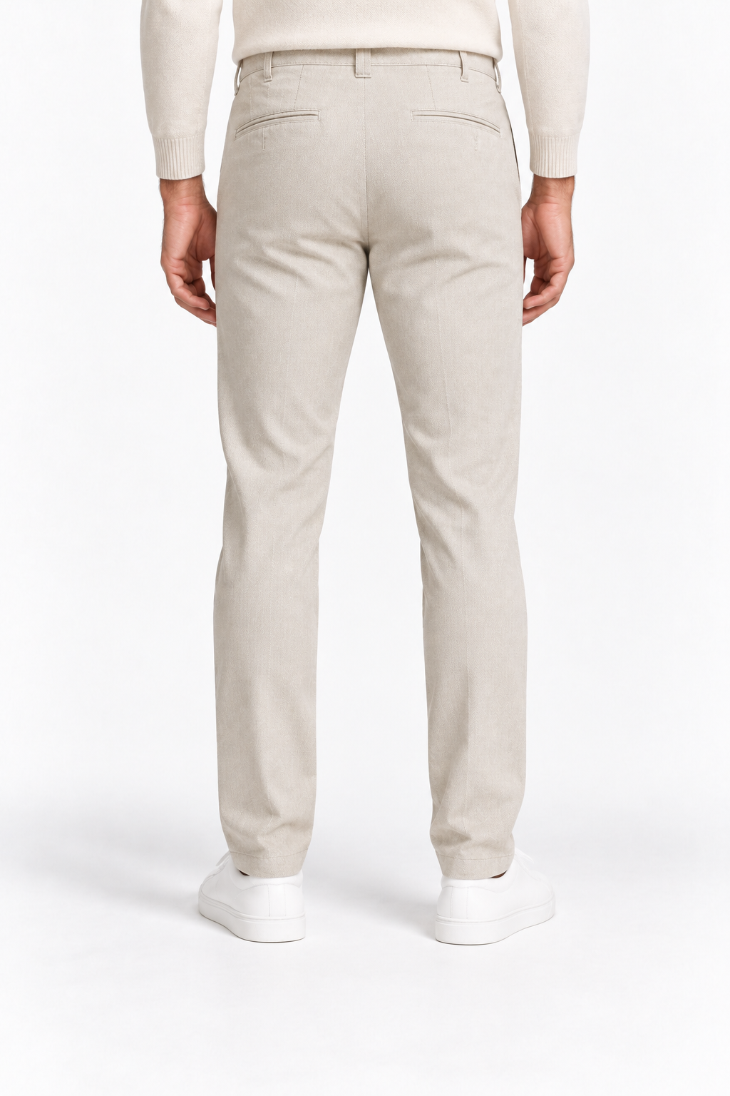 Pantalone uomo in fustagna spigata beige chiaro, vista posteriore indossato con tasche a filetto.