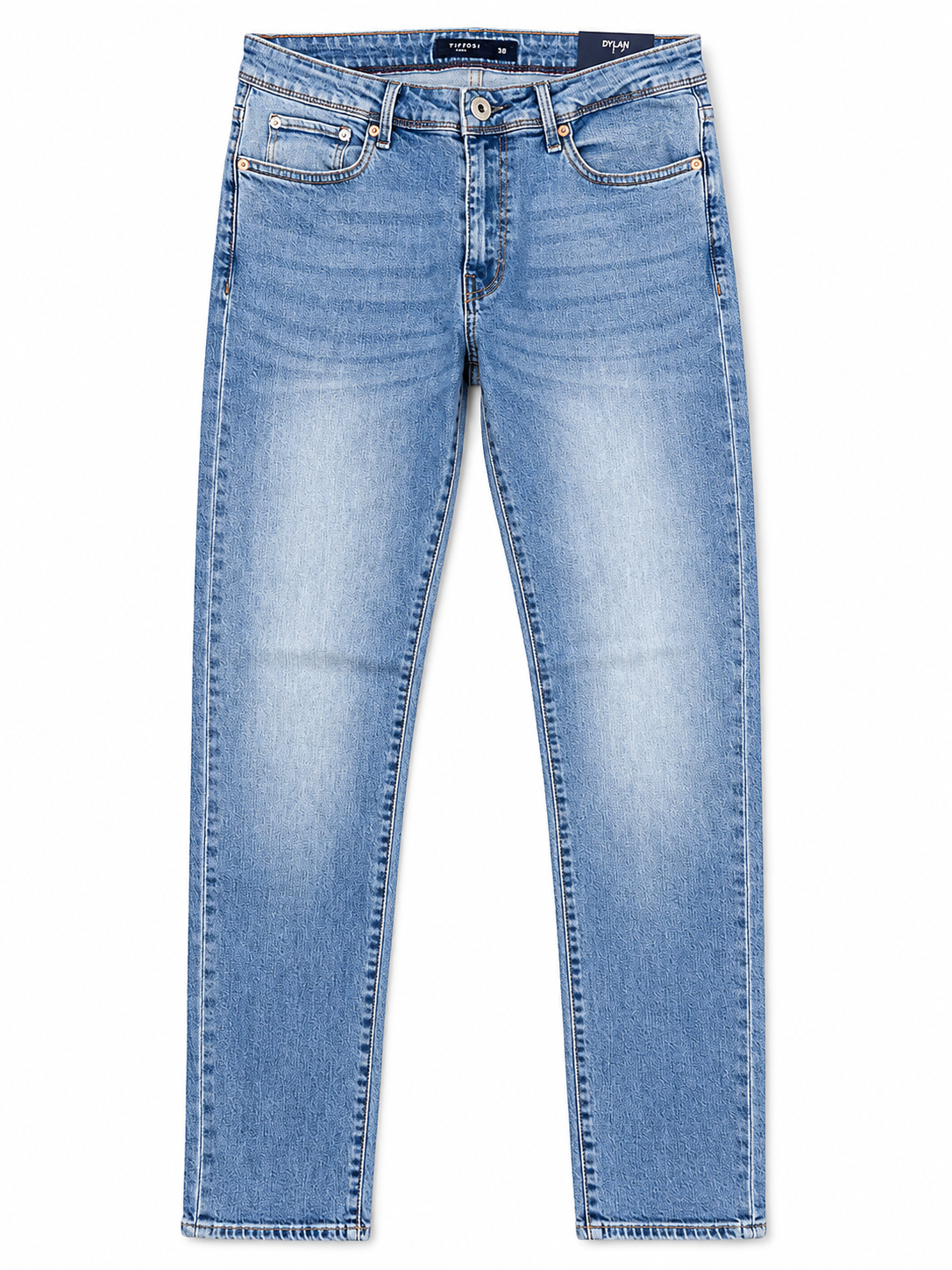Jeans uomo Tiffosi Dylan_125 blu chiaro stesi su fondo bianco, vista frontale con bottone, cinque tasche e lavaggio sfumato.