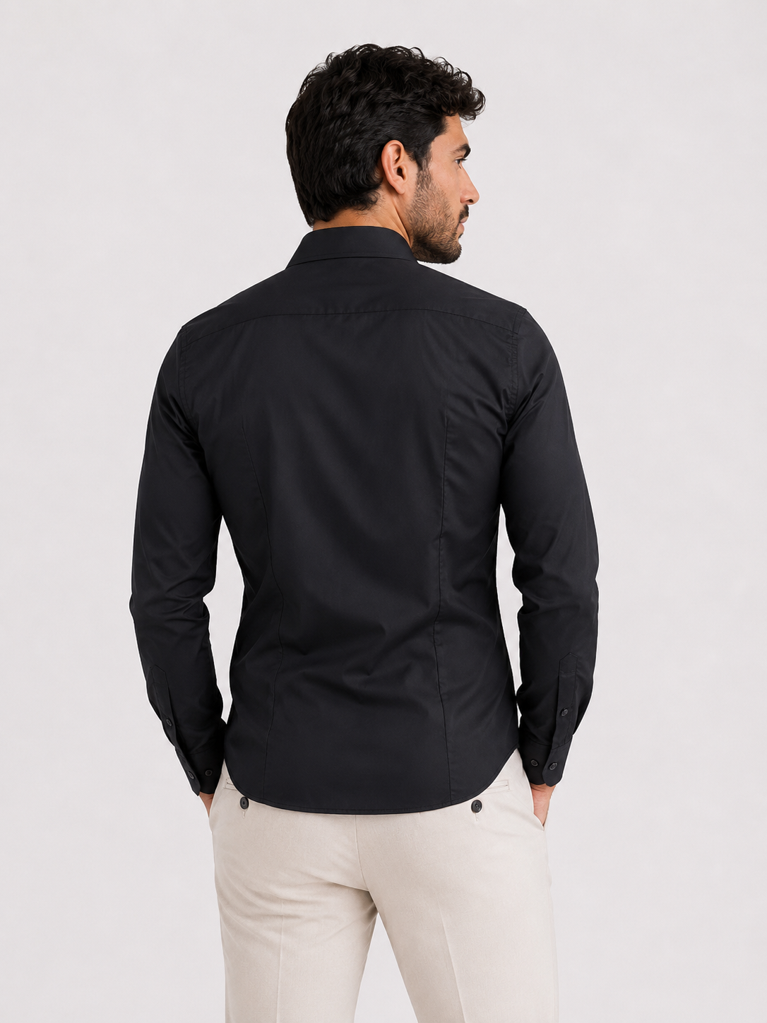 Camicia uomo soft basic nera elegante da uomo Frarò - vista posteriore - indossata da modello - dettagli riprese e fondo - Made in Italy