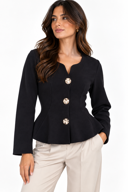 Cardigan donna 872 nero indossato frontalmente, con tre bottoni gioiello, maniche lunghe, tasche laterali e fondo svasato