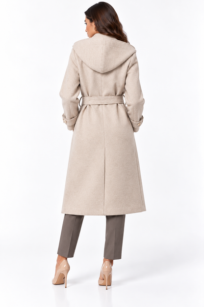 Cappotto donna Collusion Tiffosi panna indossato, vista posteriore con cappuccio e cintura.