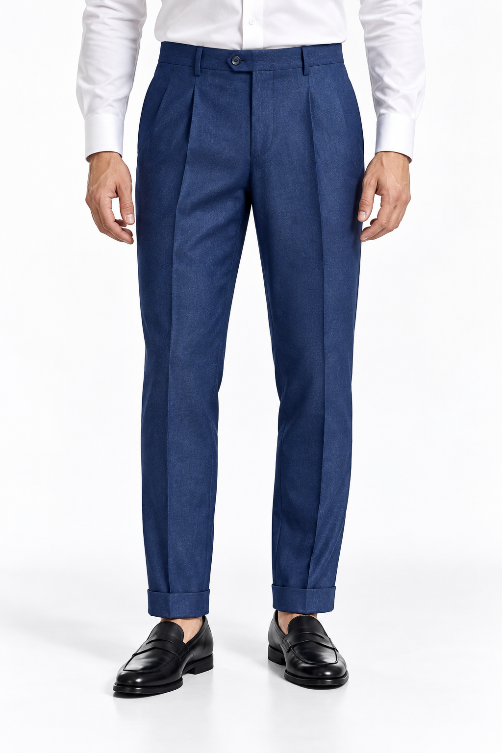 Pantalone uomo sartoriale 748 Moro blu, indossato, vista frontale con pinces e risvolto