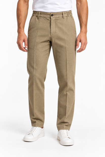 Pantalone uomo armaturato invernale Moro bruciato, indossato, vista frontale con elastico laterale in vita

