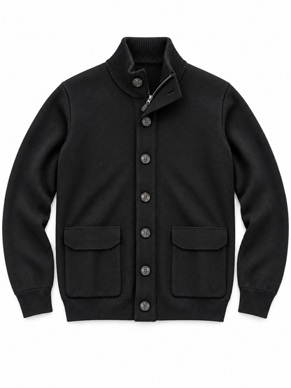 Cardigan uomo Moro 500 nero, vista frontale con zip e bottoni, tasche applicate e collo, polsini e fondo a costine.
