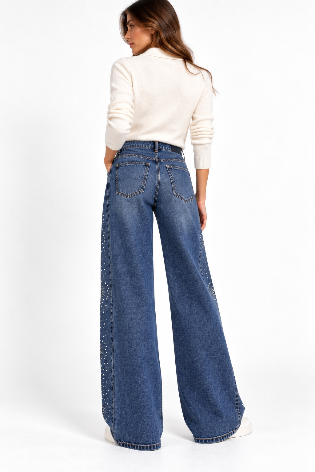 Jeans donna Bonnye_71 indossati, vista posteriore con tasche e gamba larga