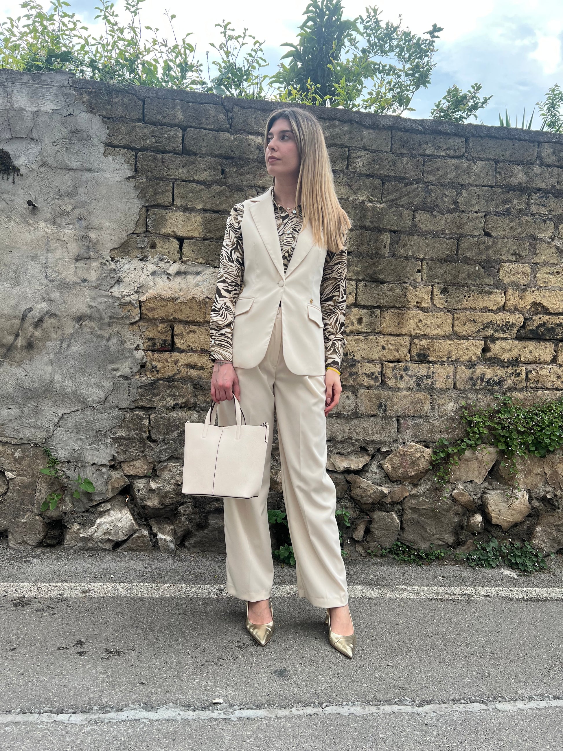 "Tailleur con Gilet Burro elegante, completo donna con gilet e pantalone palazzo, Made in Italy"