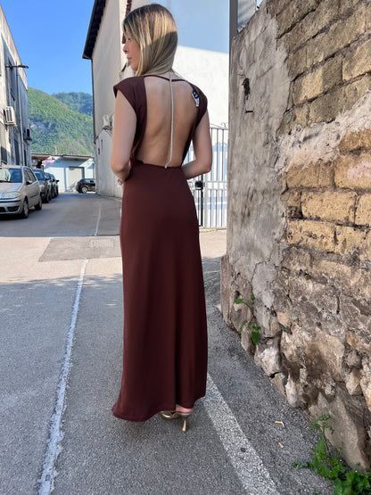 "Abito Lungo P202 vista posteriore, schiena elegante con dettagli unici Made in Italy"