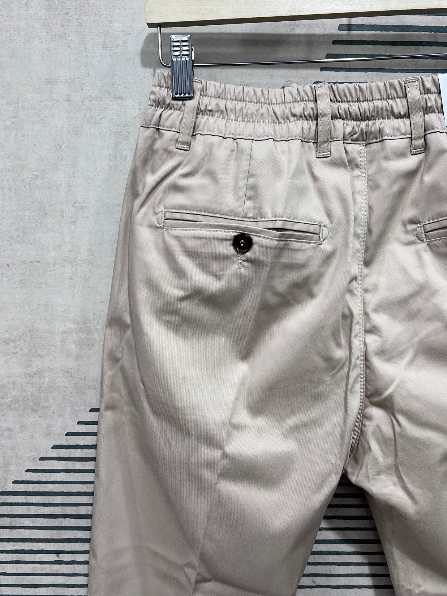 "Pantalone Tela Para Beige e Blu - dettaglio bottoni"
