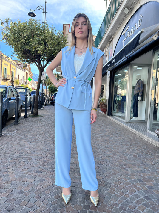 "Completo Donna Cord Set GL in colore polvere, vista frontale. Gilet e pantalone palazzo elegante Made in Italy."