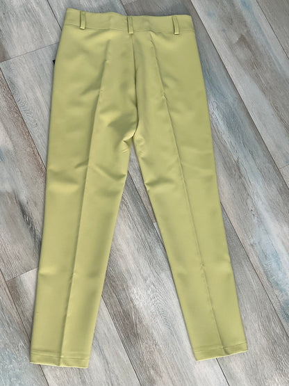 Pantalone capri donna vita alta colore verde chiaro con tasche a filo – vista posteriore - pantalone aperto sù sfondo neutro -  Made in Italy Erica Bellucci
