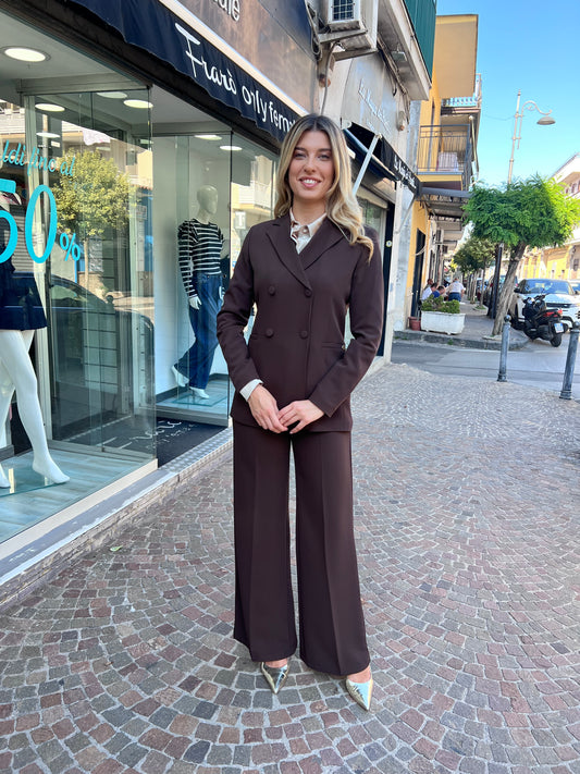 Tailleur donna elegante color cioccolato Erica Bellucci - vista frontale completa