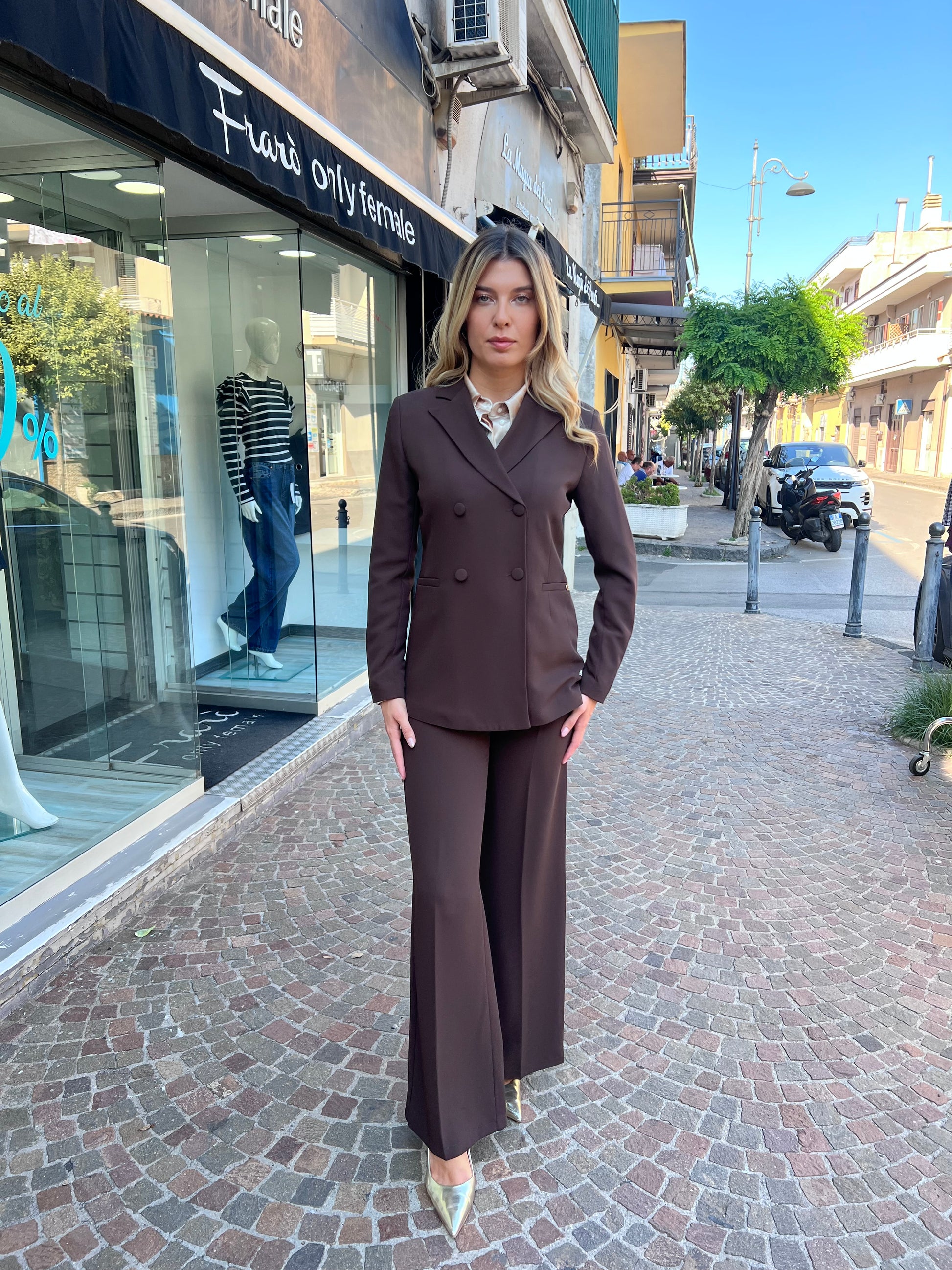 Tailleur completo donna Erica Bellucci - vista laterale blazer e pantalone