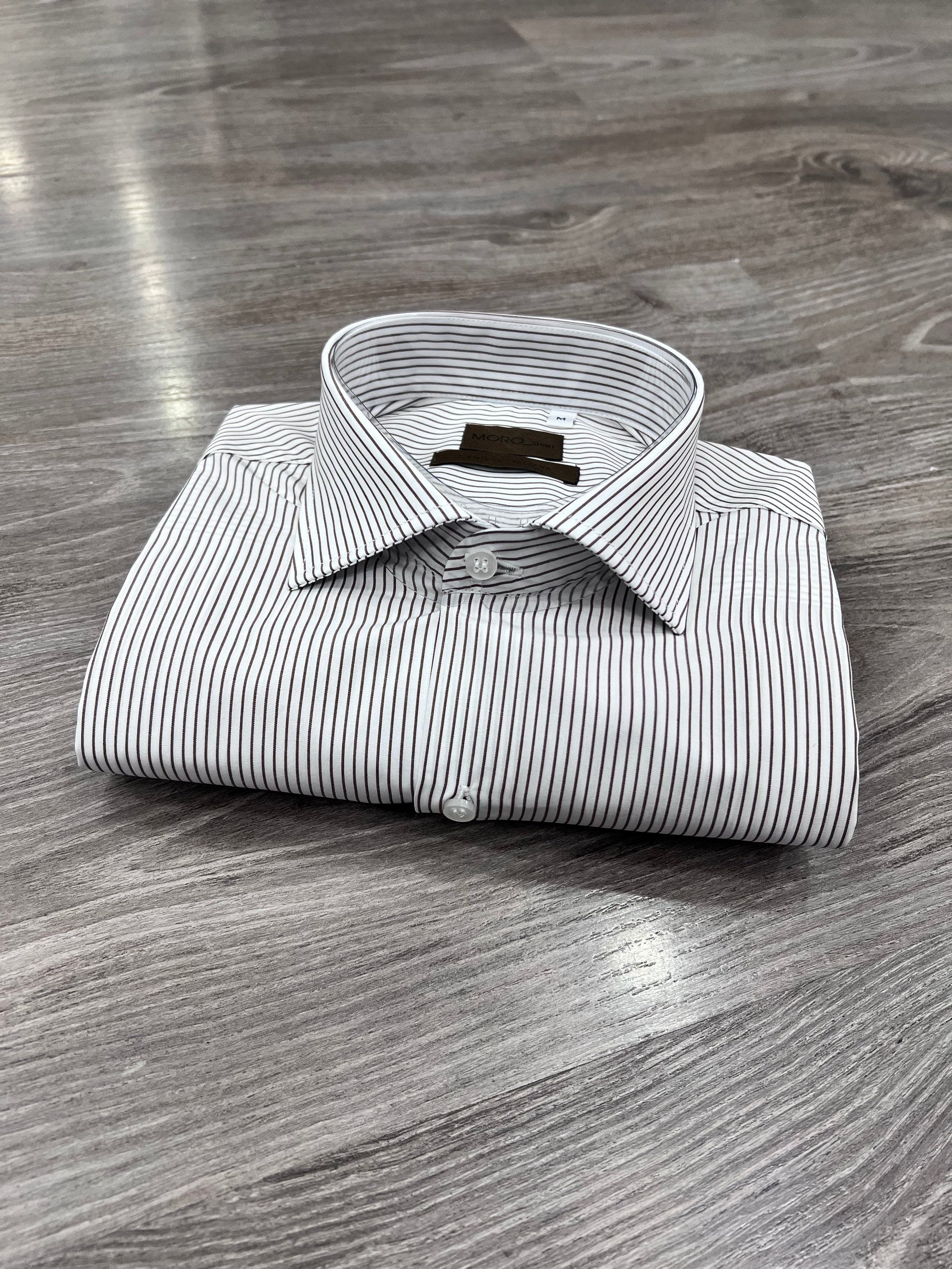 "Camicia uomo rigata cotone collo francese - vista frontale elegante Made in Italy"