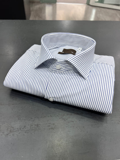 "Camicia uomo rigata blu - dettaglio fantasia a righe tessuto cotone"