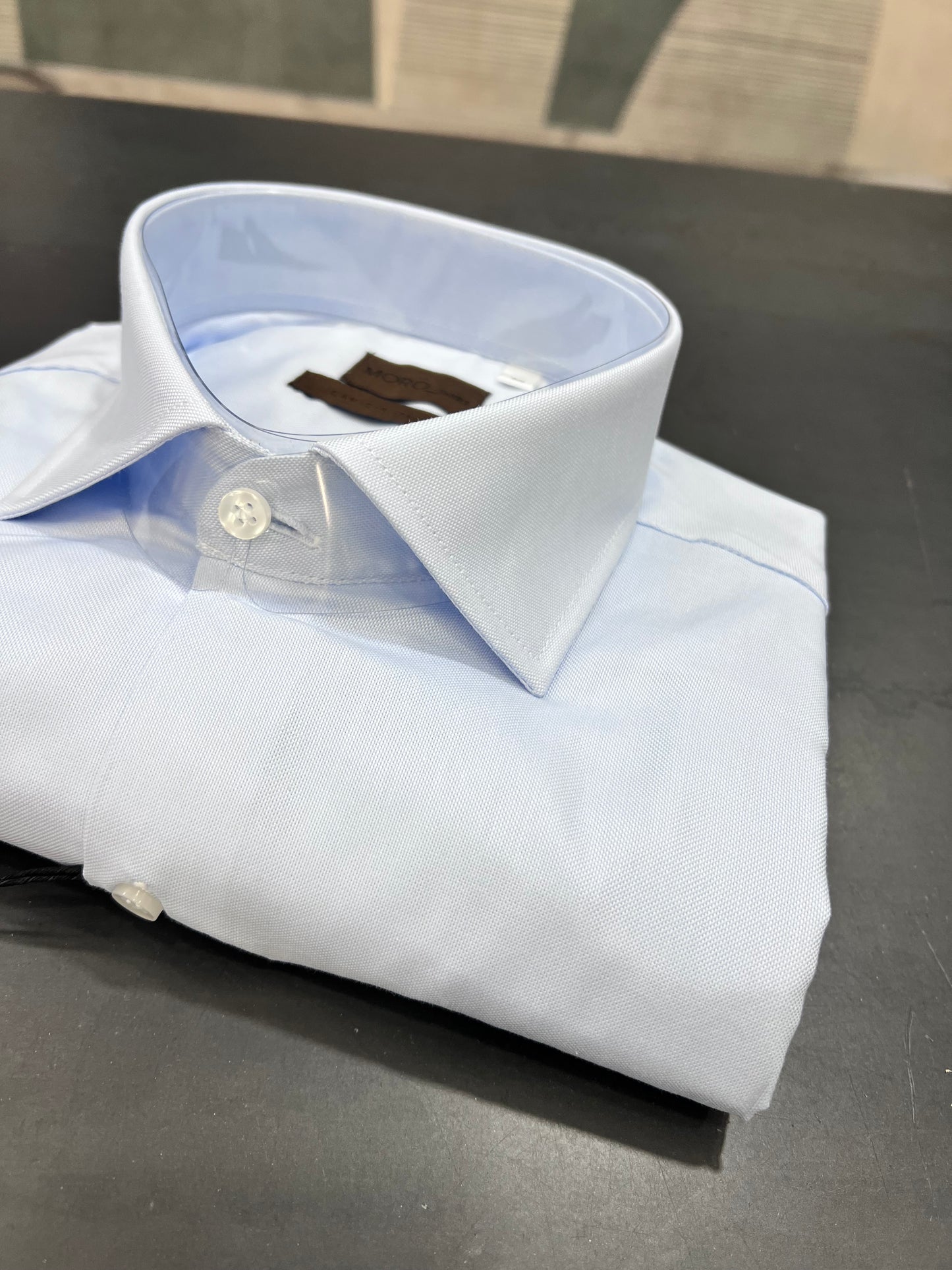 Camicia Oxford uomo - dettaglio collo francese e micro fantasia celeste
