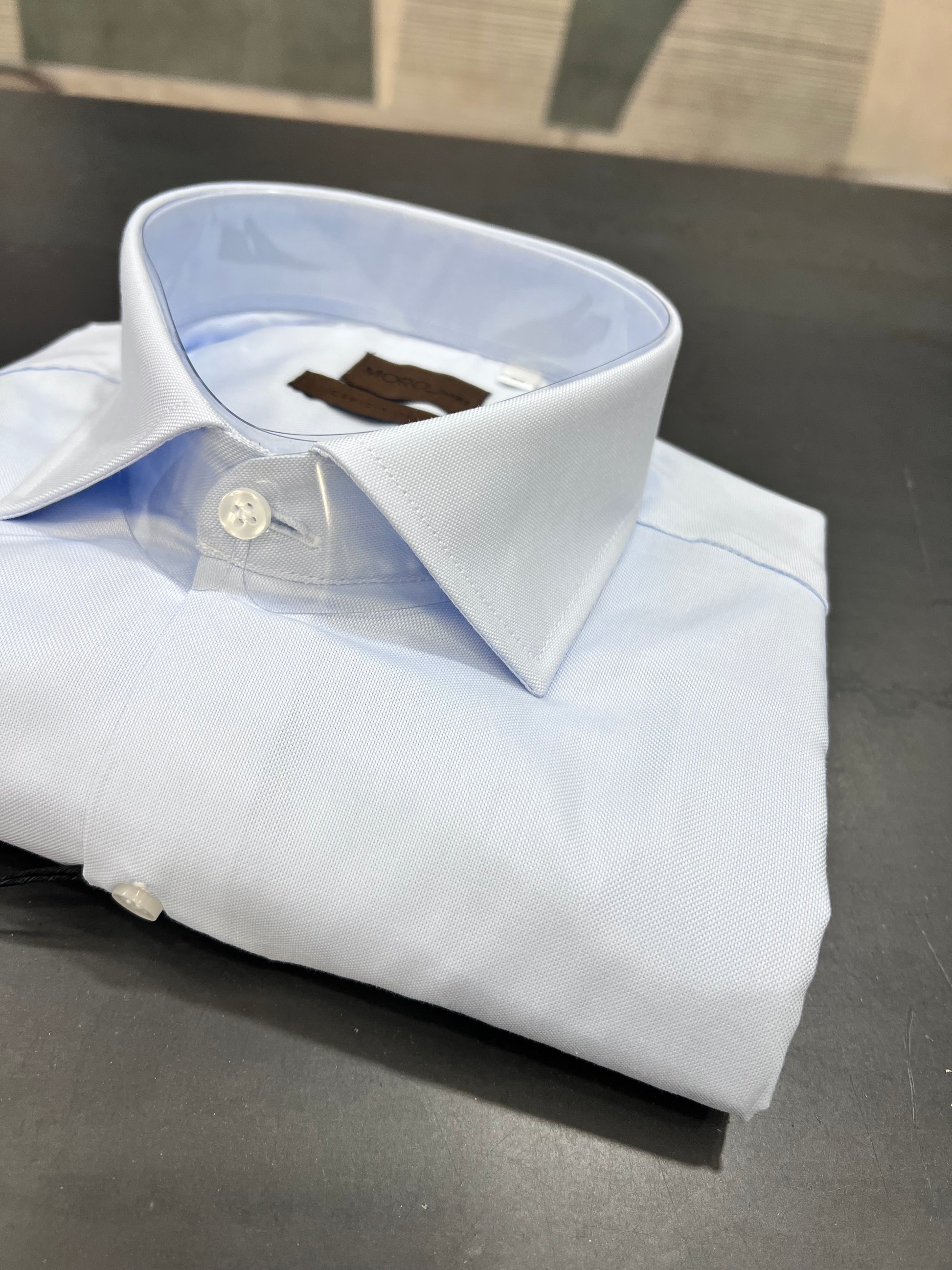 Camicia Oxford uomo - dettaglio collo francese e micro fantasia celeste
