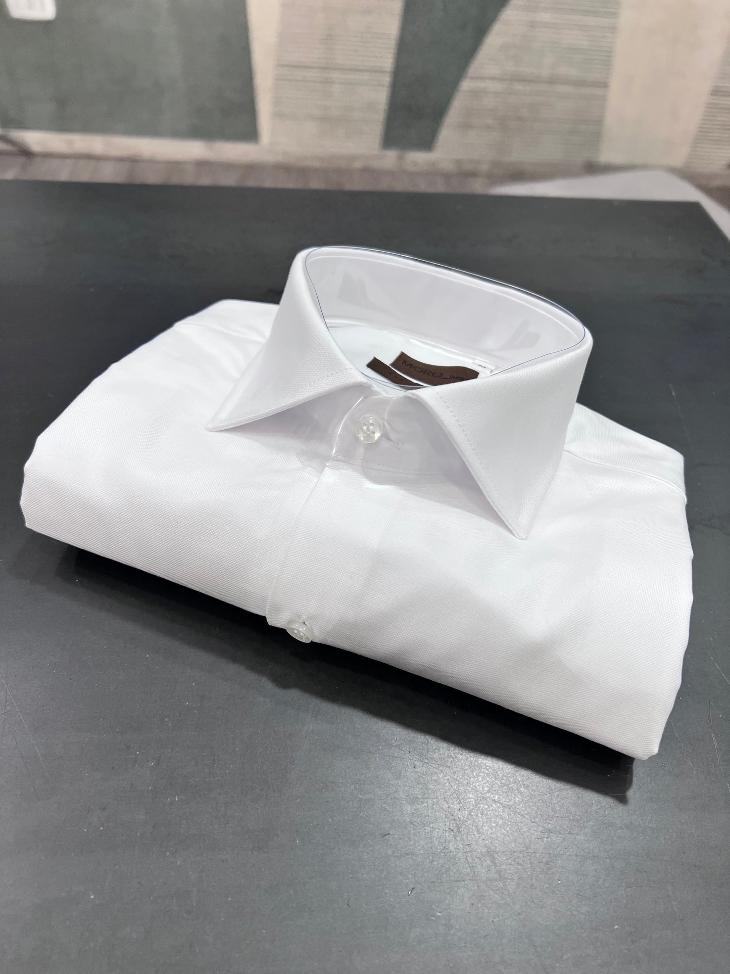 Camicia uomo Oxford bianca - dettaglio bottoni e cuciture
