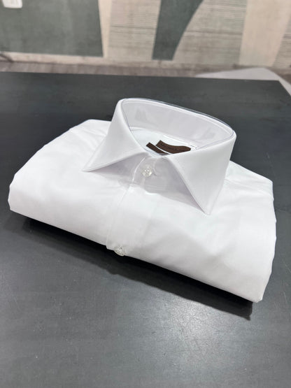 Camicia uomo Oxford bianca - dettaglio bottoni e cuciture
