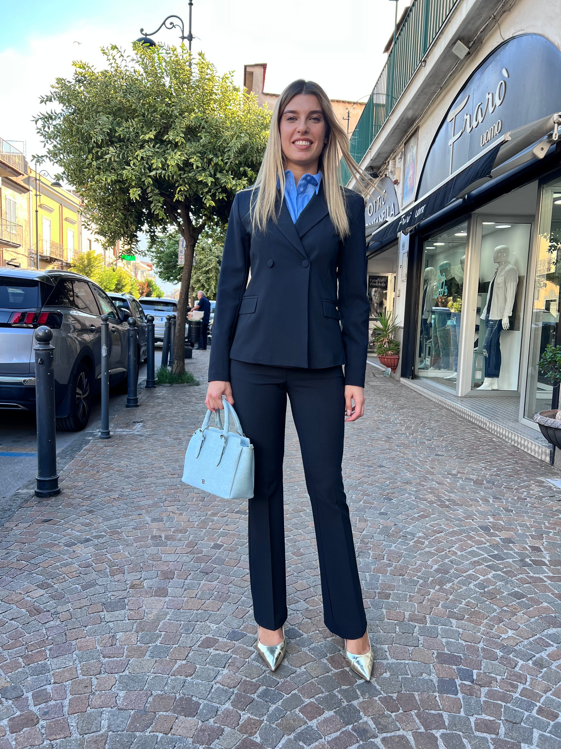 Tailleur Erica Bellucci collezione invernale - Look completo blu elegante