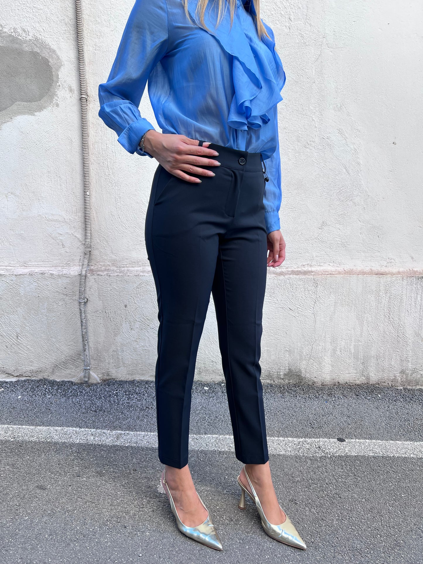 Pantalone tailleur blu - Modello Capri elegante per look professionale
