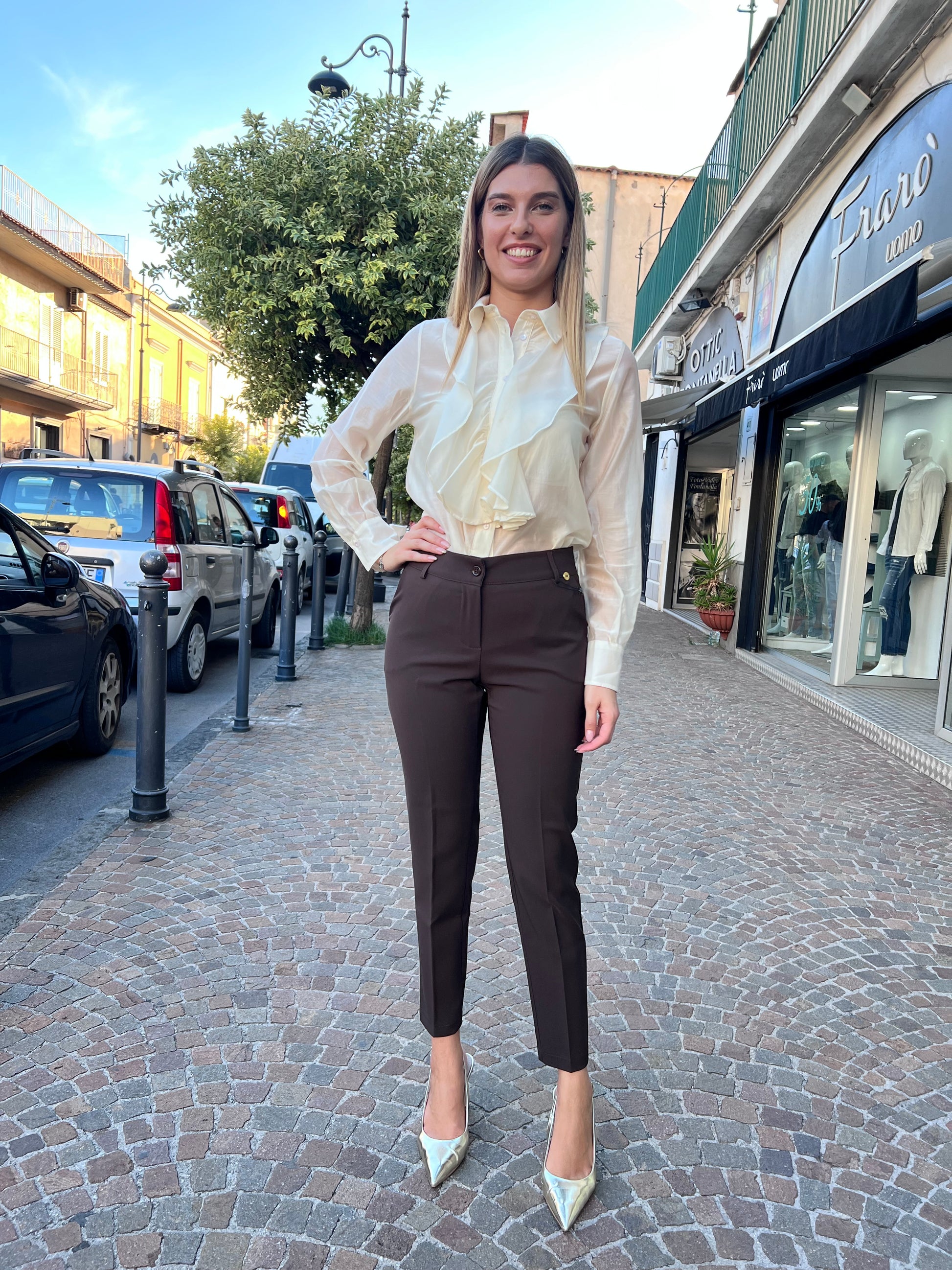 Pantalone tailleur cioccolato - Modello capri elegante per look professionale