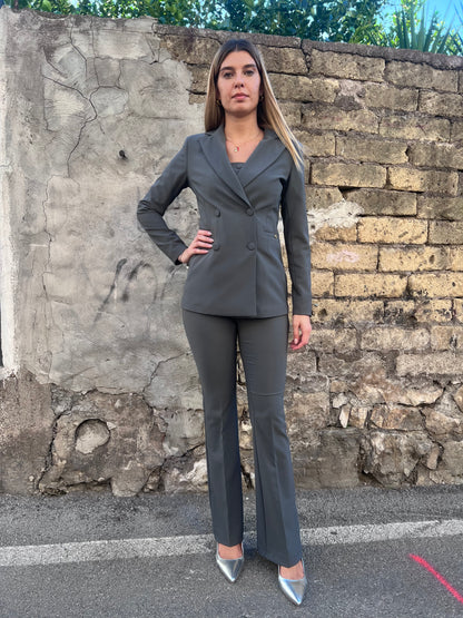 Tailleur 529 | Grigio | Trio | Giacca| Gilet| Pantalone Zampa | Erica Bellucci
