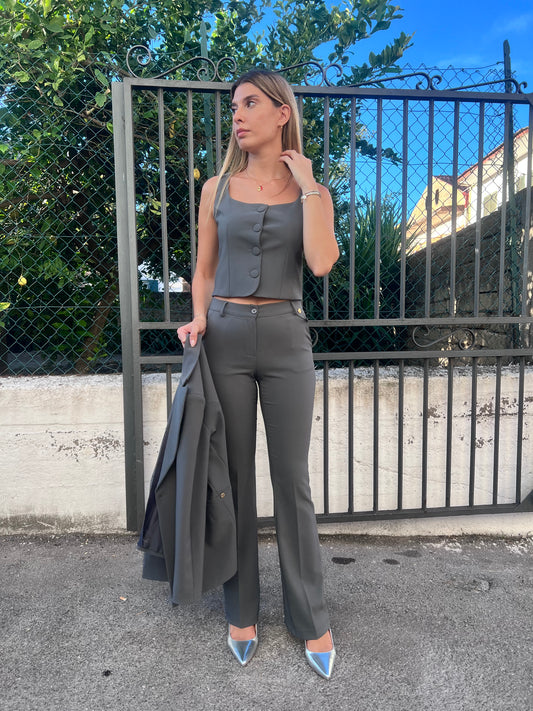 Tailleur 529 | Grigio | Trio | Giacca| Gilet| Pantalone Zampa | Erica Bellucci