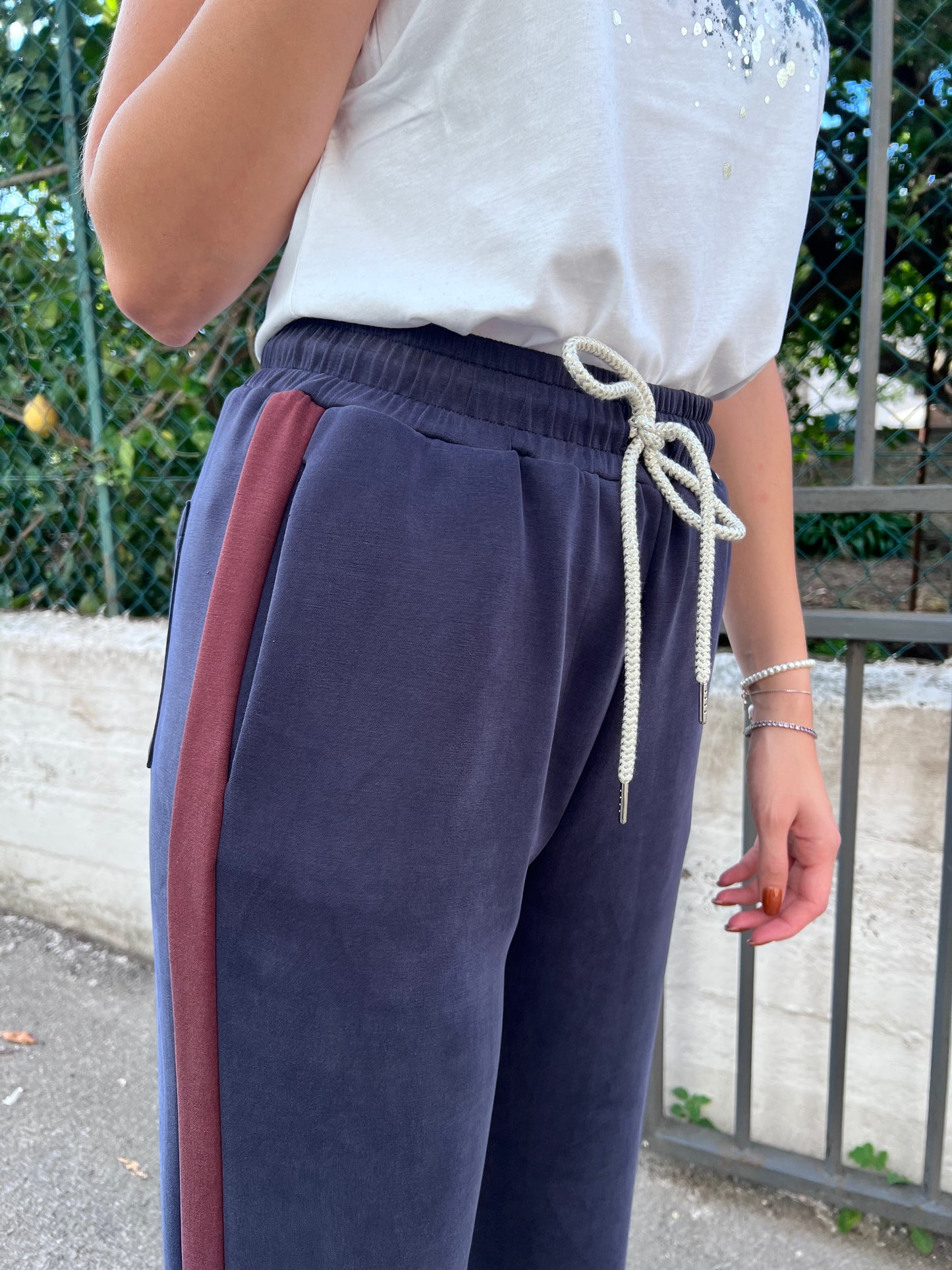 Dettaglio elastico vita pantalone wide leg - Laccetto regolabile e comfort personalizzabile Erica Bellucci
