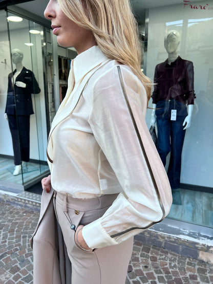 Camicia 152 Erica Bellucci - vista laterale con bordino a contrasto qualità premium