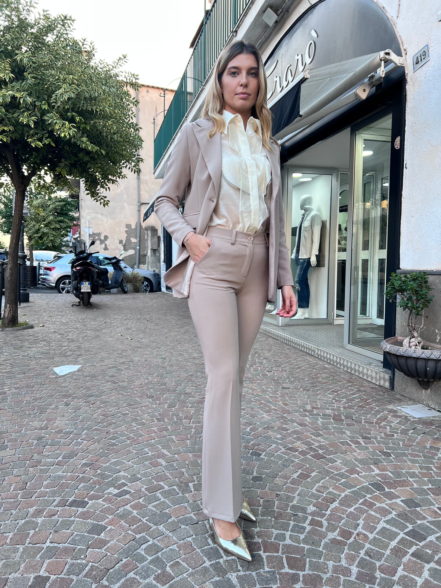 Pantalone beige zampa Erica Bellucci -  alta qualità italiana