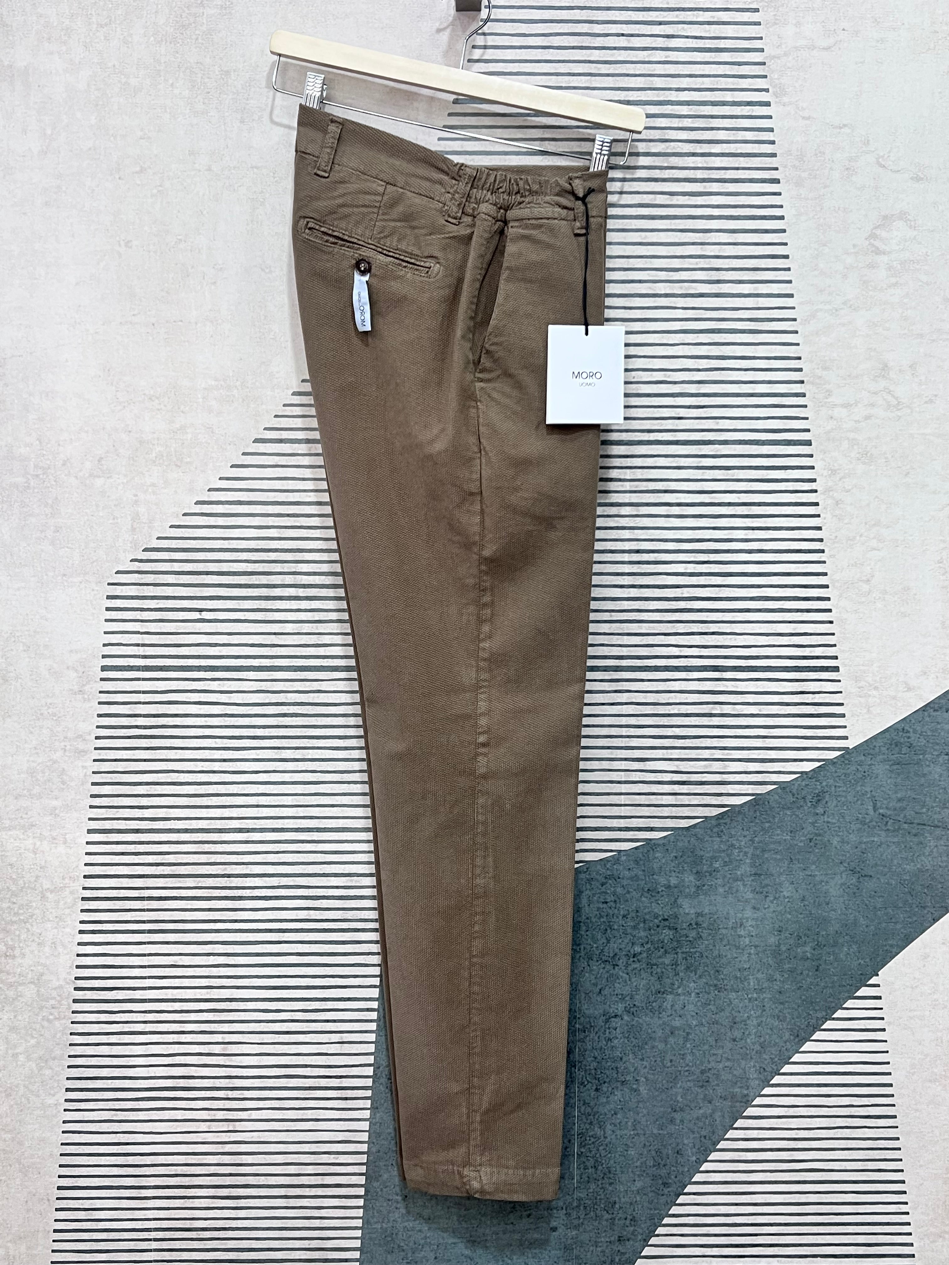 "Pantalone armaturato uomo colore bruciato - vista laterale tessuto pregiato"