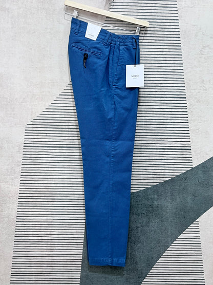  "Pantalone armaturato uomo colore blu ice - vista laterale tessuto pregiato"