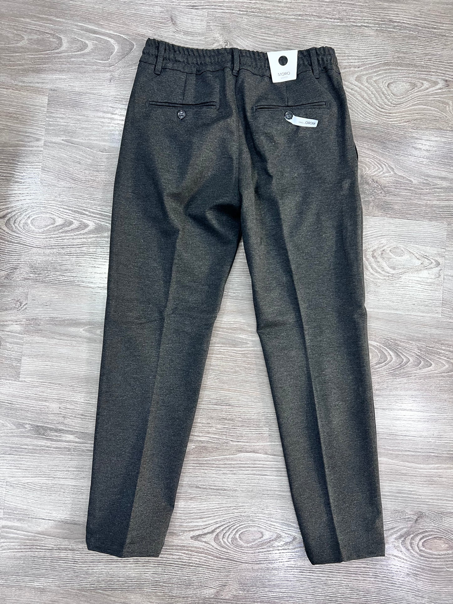 "Pantalone punto Milano uomo grigio - vista posteriore vestibilità elegante"