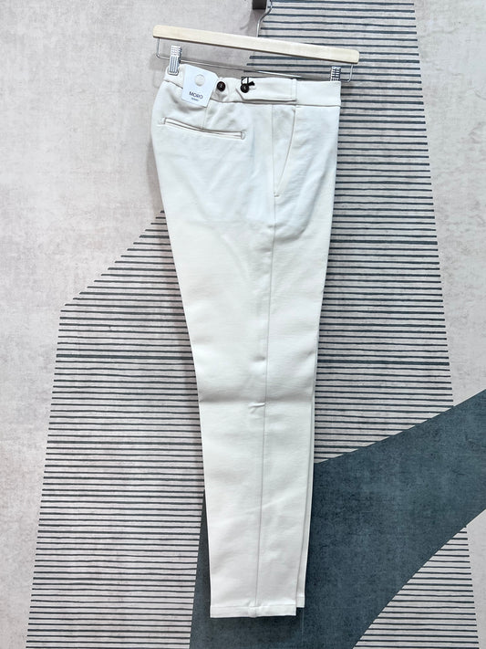 Pantalone punto milano panna - vista laterale con dettaglio fibbie