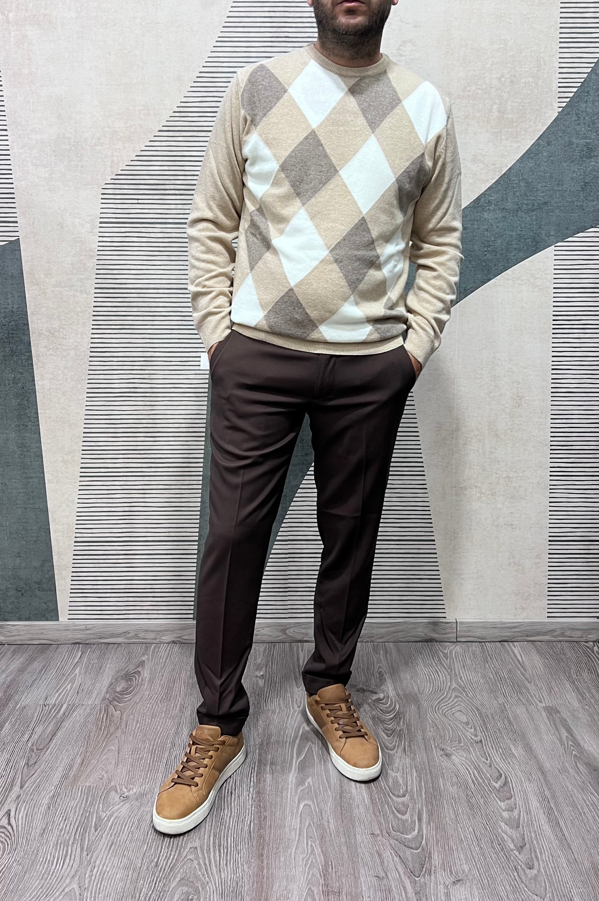 Maglione uomo a scacchi Made in Italy - dettaglio cuciture e manifattura artigianale