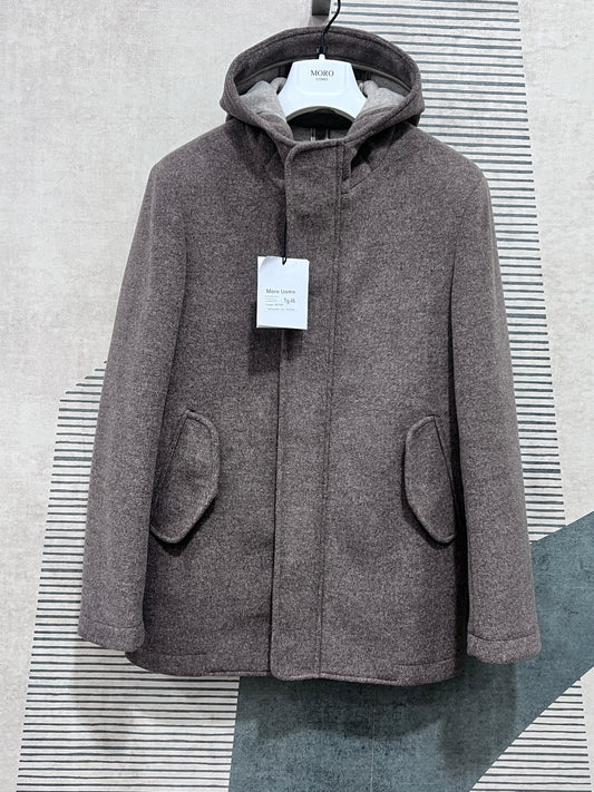 Giaccone uomo invernale con cappuccio colore fango - vista frontale completa