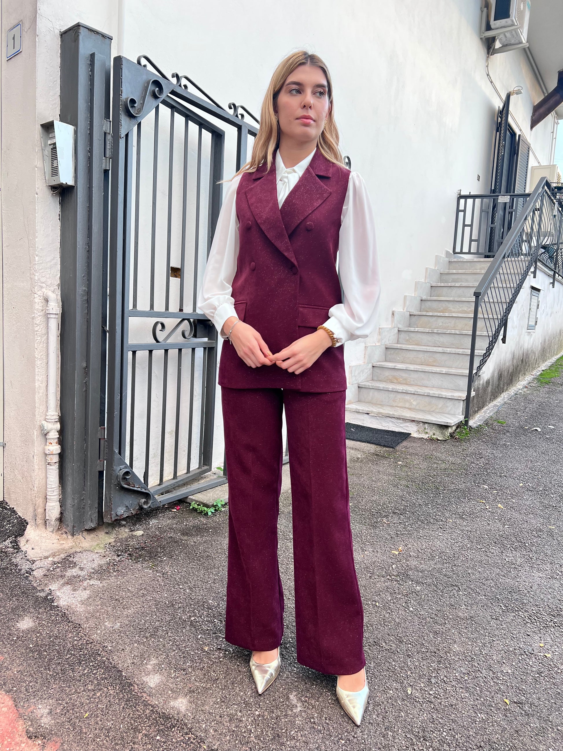 Tailleur 537 Bordeaux gilet doppio petto e pantalone palazzo velluto lurex - vista frontale completa