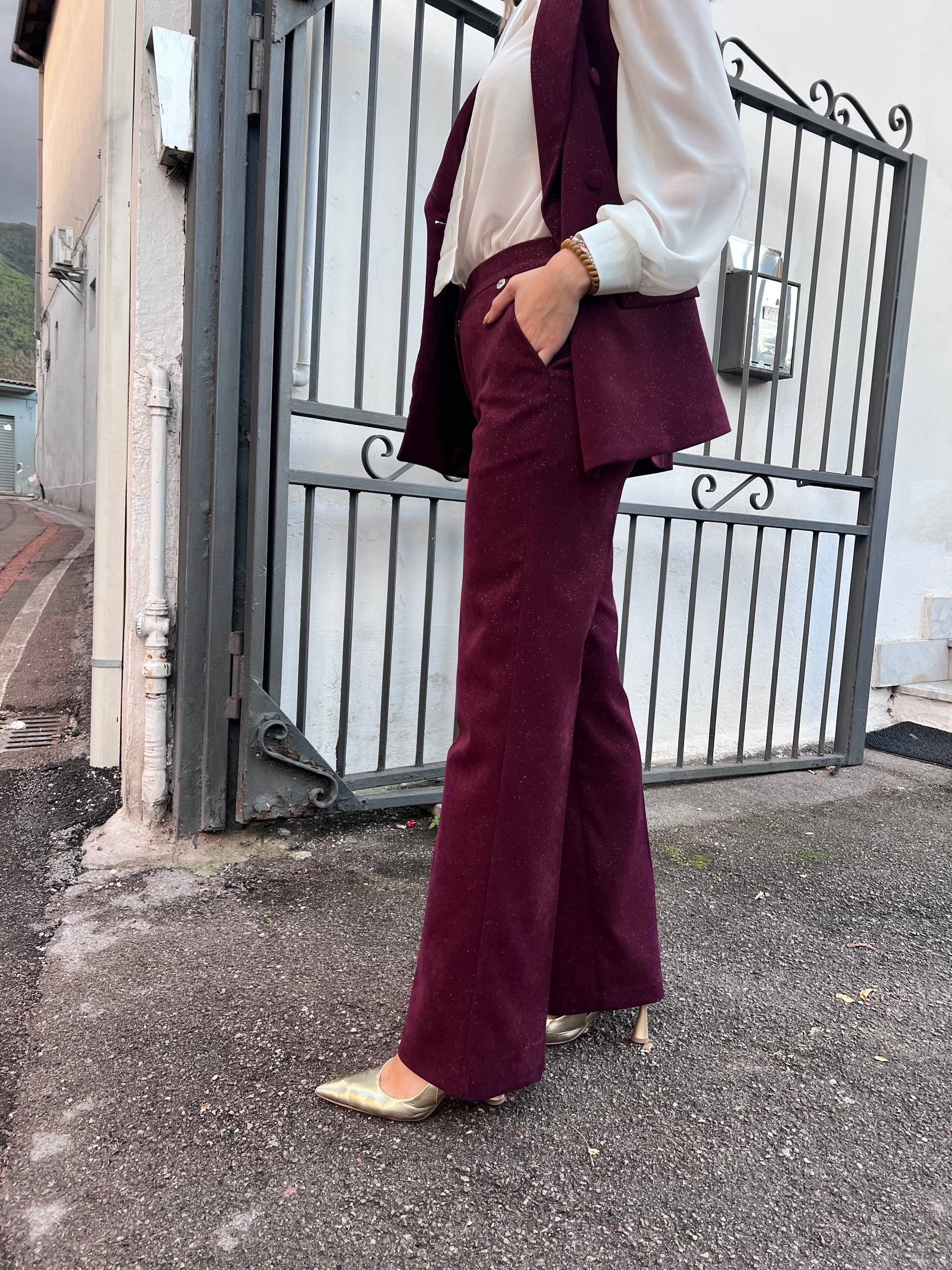 Tailleur 537 Bordeaux - pantalone palazzo - vista laterale completa