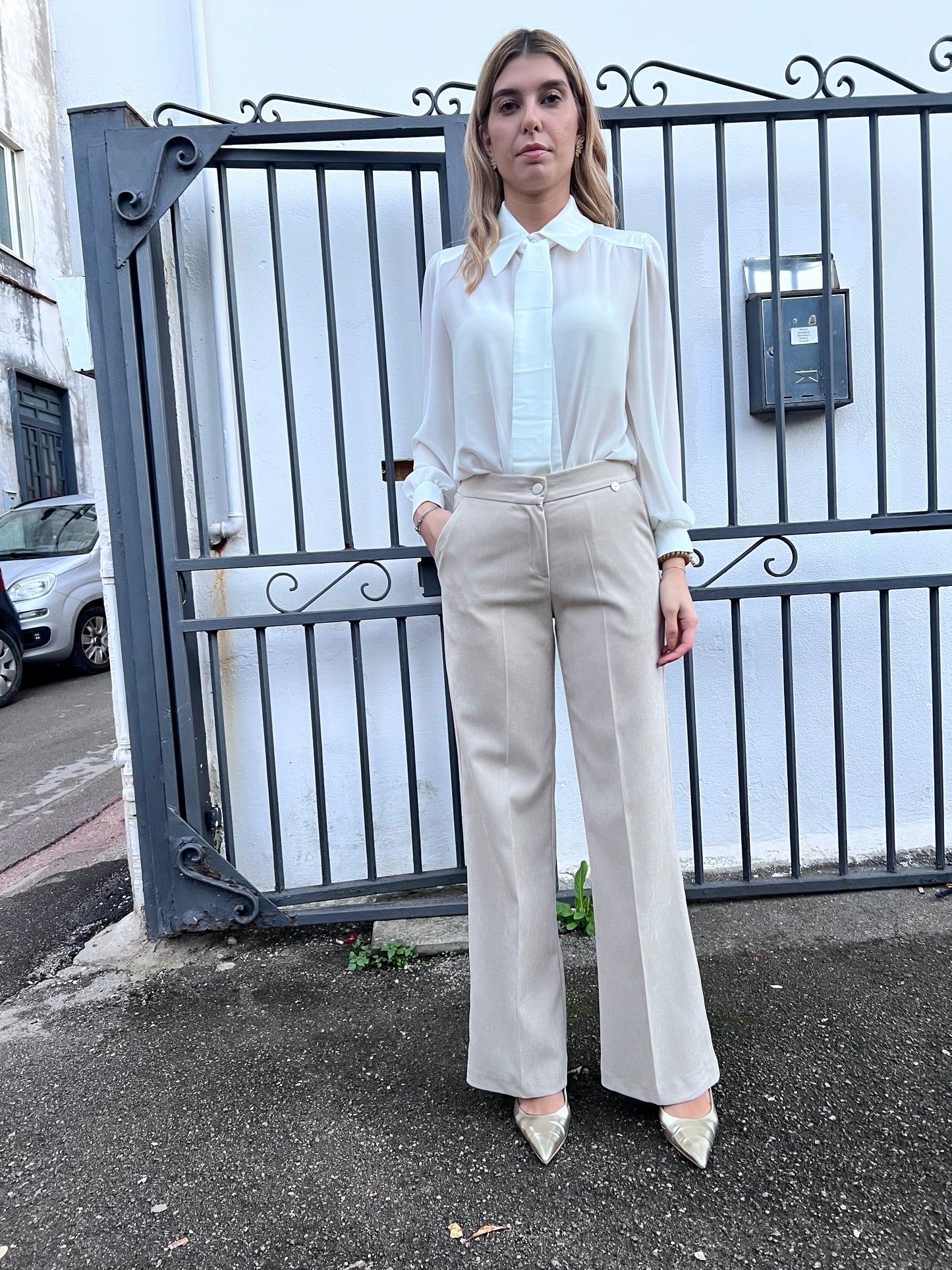 Tailleur 537 pantalone palazzo donna vita alta - dettaglio elastico posteriore e vestibilità