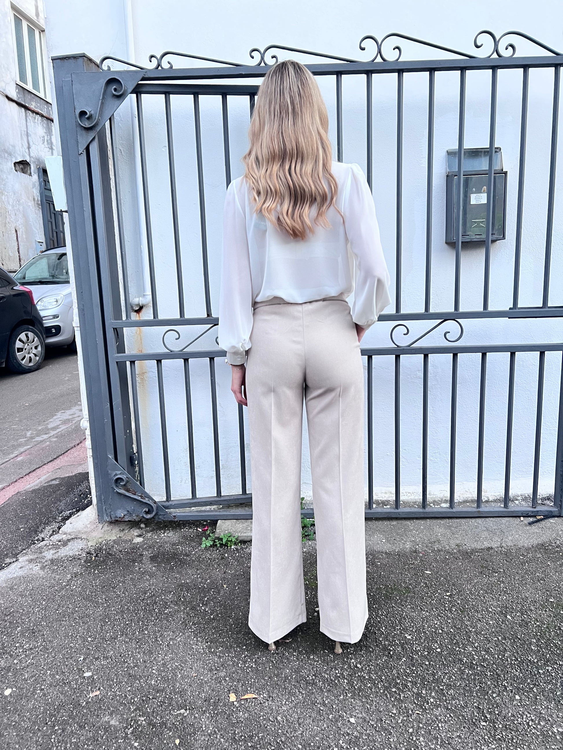 Tailleur 537 pantalone palazzo donna vita alta - dettaglio elastico posteriore e vestibilità
