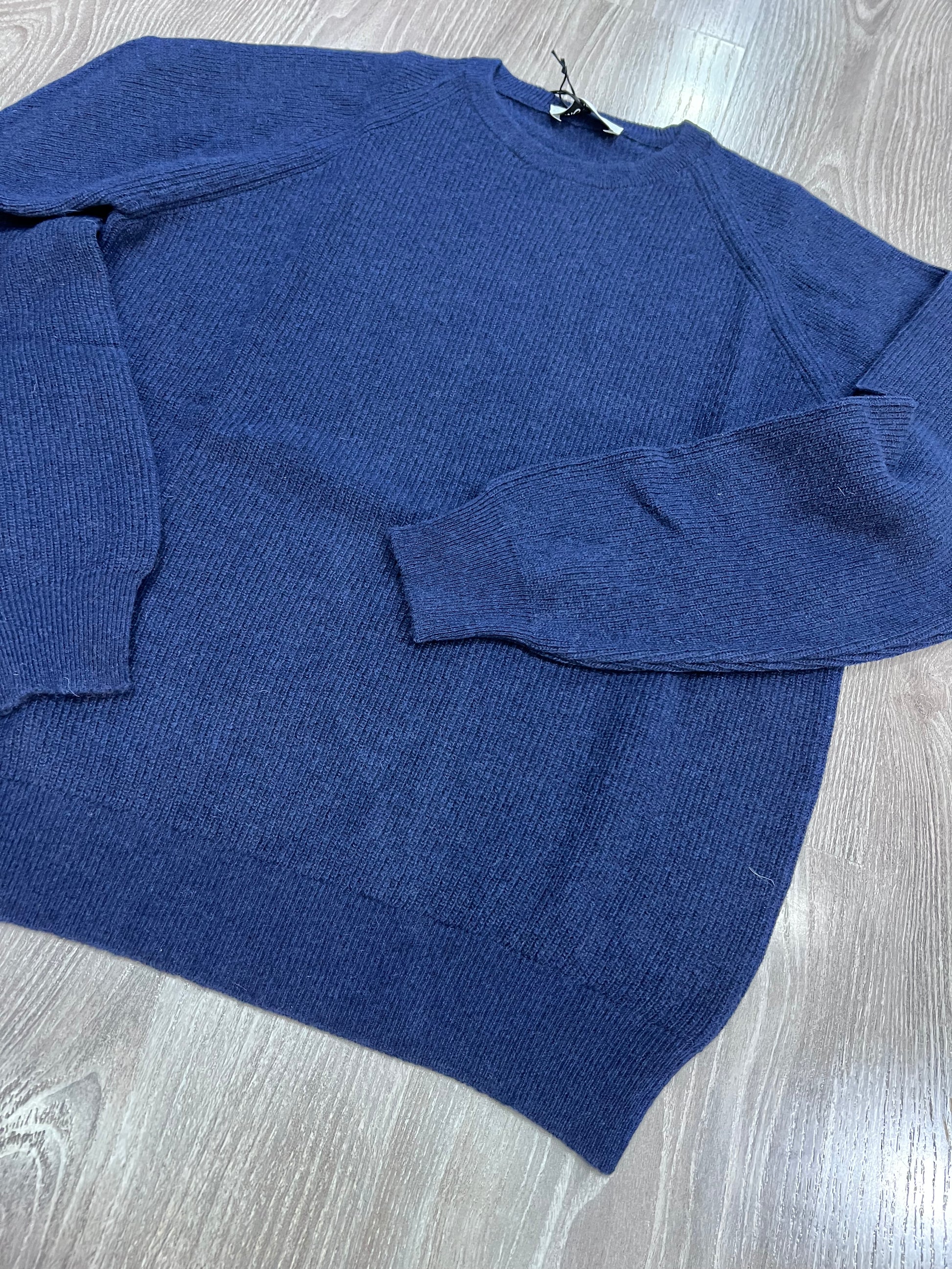 Maglione girocollo lana Made in Italy - vista laterale vestibilità