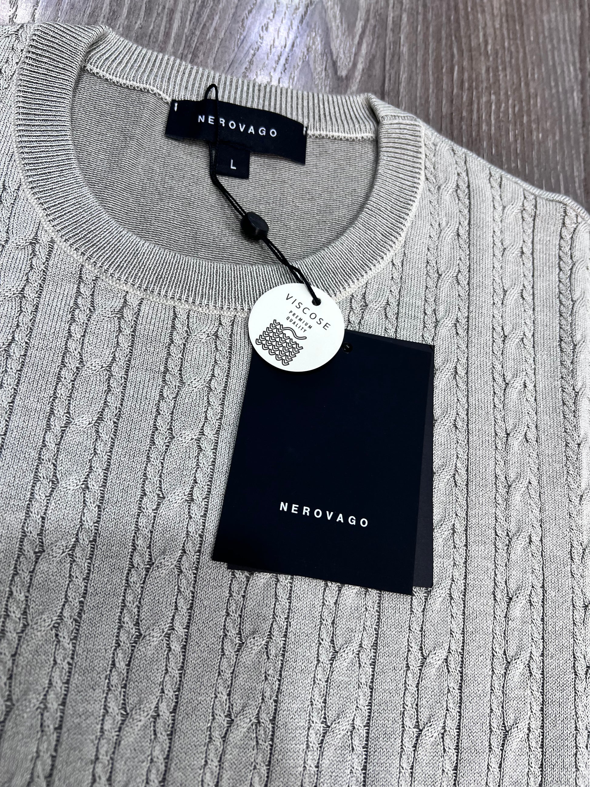 Dettaglio trama a trecce maglia viscosa uomo - qualità italiana