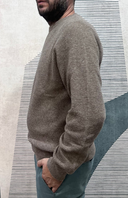 Maglione inglese lana uomo fango - vista laterale dettaglio manica