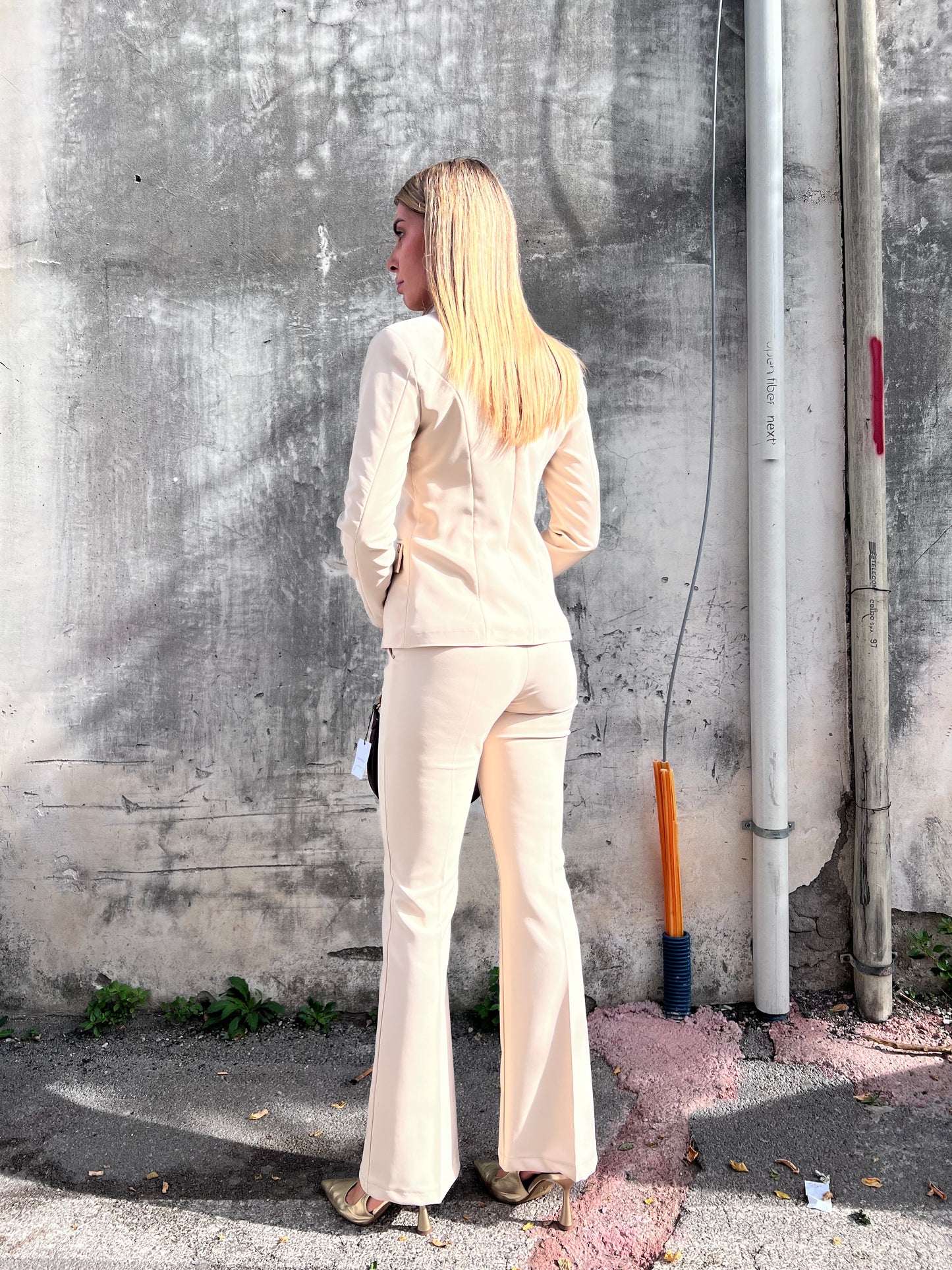 Tailleur 531 Donna Elegante| Burro con Pantalone a Zampa - Completo Made in Italy