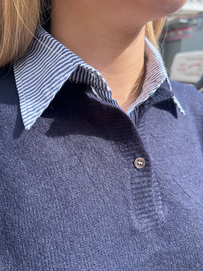 Maglione donna invernale effetto layering - dettaglio camicia