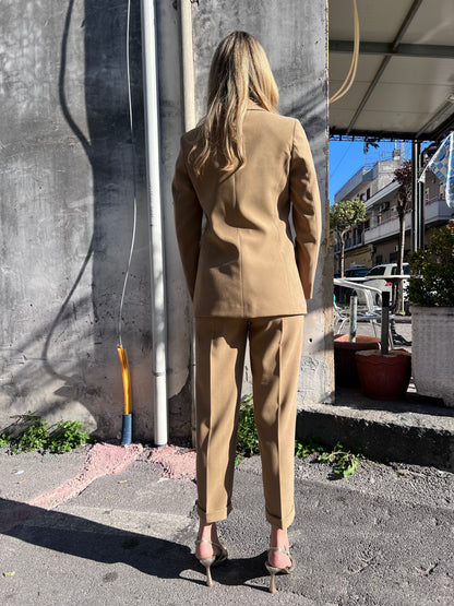 tailleur donna 519 beige scuro - qualità Made in Italy - vista posteriore
