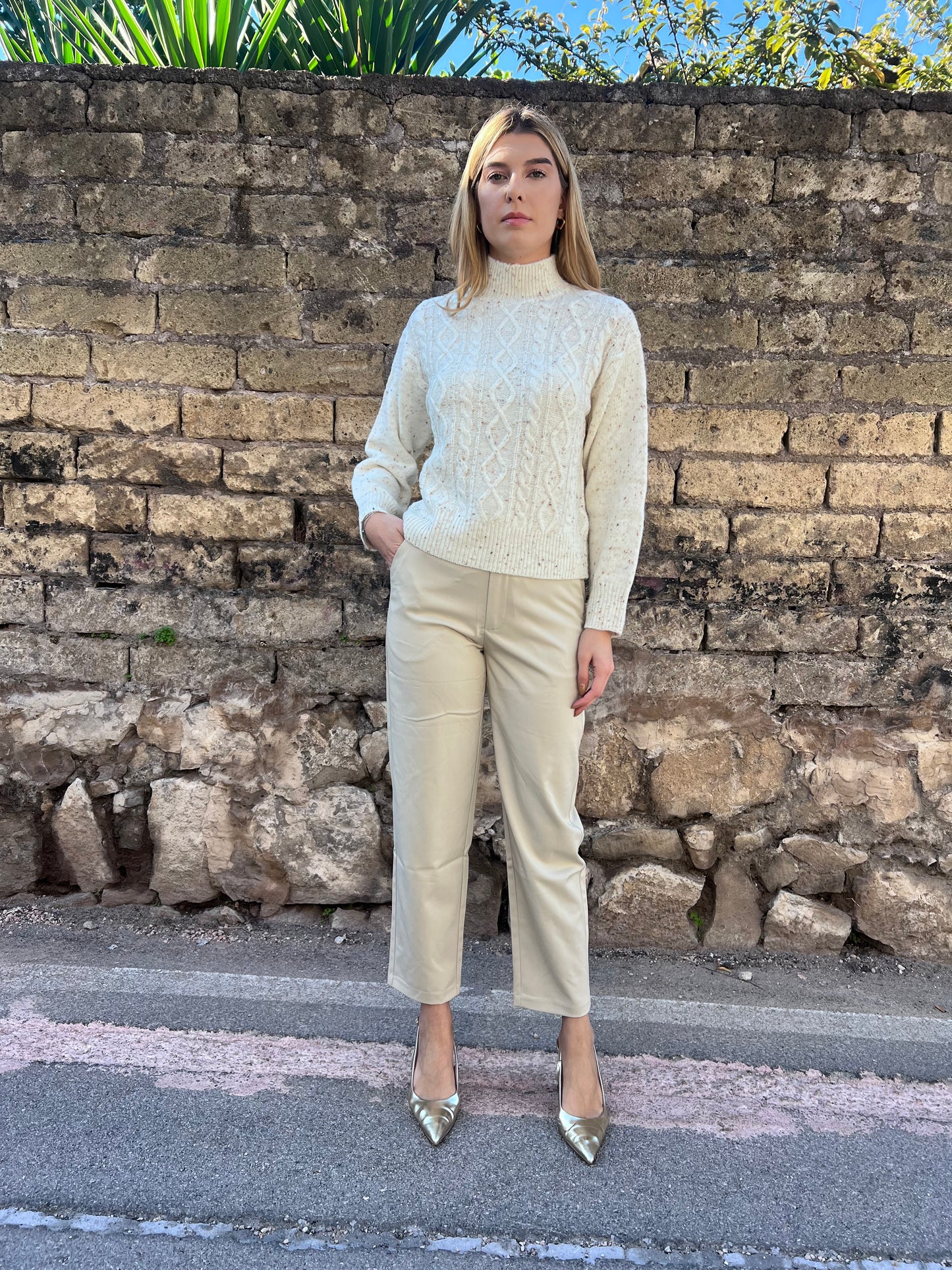 Maglione donna Hagall Tiffosi - look completo indossato con pantalone 