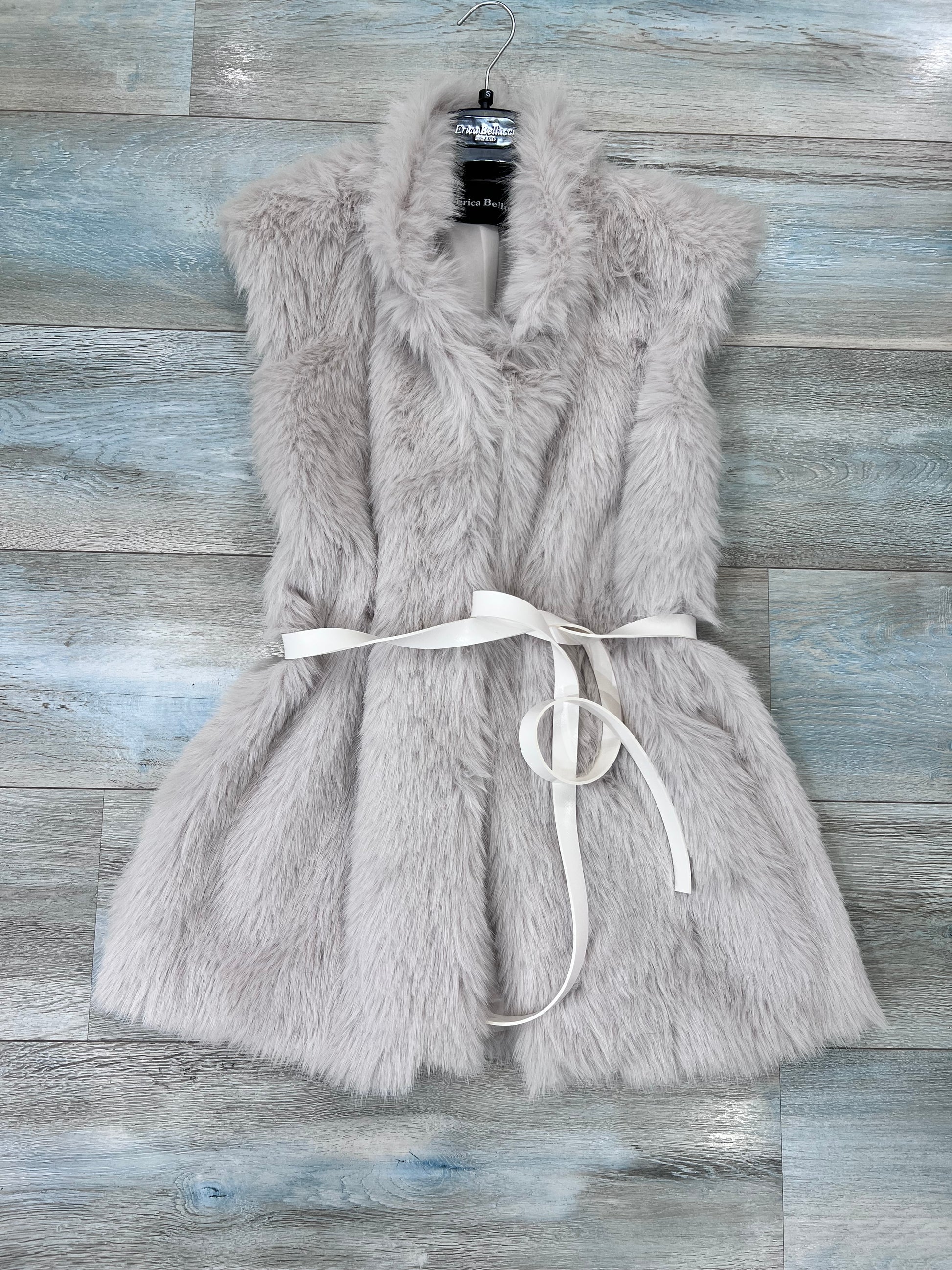 Gilet eco pelliccia donna bianco Made in Italy - Erica Bellucci Luxury
