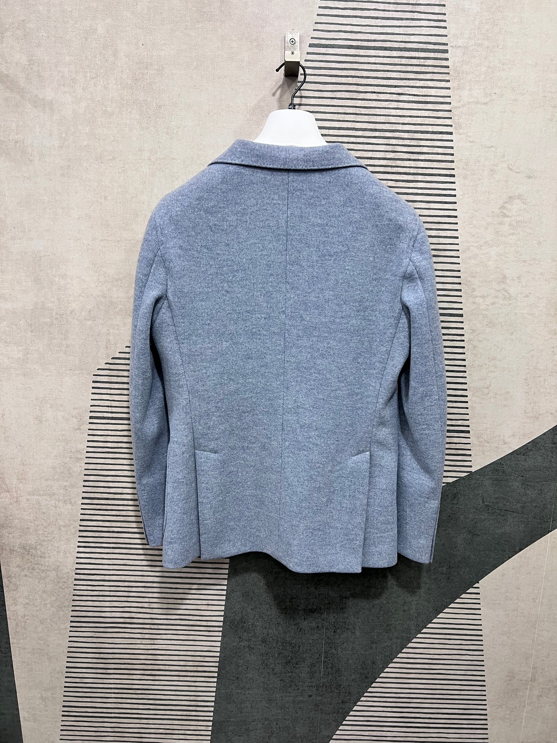 Giacca in maglia peso cappotto celeste - Manifattura italiana - Vista posteriore
